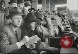 Immagine di Cavallo e buggy race Vienna Austria, 1943, secondo 38 filmato di repertorio 65675057926