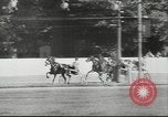 Immagine di Cavallo e buggy race Vienna Austria, 1943, secondo 42 filmato di repertorio 65675057926