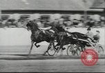 Immagine di Cavallo e buggy race Vienna Austria, 1943, secondo 52 filmato di repertorio 65675057926