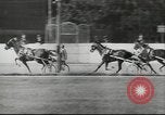Immagine di Cavallo e buggy race Vienna Austria, 1943, secondo 61 filmato di repertorio 65675057926