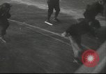 Standbild Eislaufen Berlin Deutschland, 1942, aus Sekunde 3 historischem Filmmaterial Videoclip 65675057933