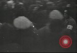 Standbild Eislaufen Berlin Deutschland, 1942, aus Sekunde 15 historischem Filmmaterial Videoclip 65675057933