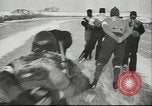 Standbild Eislaufen Berlin Deutschland, 1942, aus Sekunde 24 historischem Filmmaterial Videoclip 65675057933