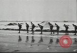 Standbild Eislaufen Berlin Deutschland, 1942, aus Sekunde 42 historischem Filmmaterial Videoclip 65675057933