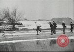 Standbild Eislaufen Berlin Deutschland, 1942, aus Sekunde 45 historischem Filmmaterial Videoclip 65675057933