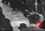 Standbild Eislaufen Berlin Deutschland, 1942, aus Sekunde 56 historischem Filmmaterial Videoclip 65675057933