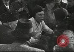 Standbild Eislaufen Berlin Deutschland, 1942, aus Sekunde 57 historischem Filmmaterial Videoclip 65675057933