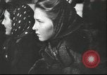 Standbild Eiskunstlauf Berlin Deutschland, 1942, aus Sekunde 30 historischem Filmmaterial Videoclip 65675057934