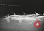 Standbild Eiskunstlauf Berlin Deutschland, 1942, aus Sekunde 57 historischem Filmmaterial Videoclip 65675057934