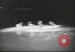 Standbild Eiskunstlauf Berlin Deutschland, 1942, aus Sekunde 60 historischem Filmmaterial Videoclip 65675057934