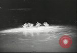 Standbild Eiskunstlauf Berlin Deutschland, 1942, aus Sekunde 61 historischem Filmmaterial Videoclip 65675057934