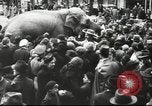 Immagine di Presentano militare Vienna Austria, 1942, secondo 31 filmato di repertorio 65675057939