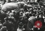 Immagine di Presentano militare Vienna Austria, 1942, secondo 32 filmato di repertorio 65675057939