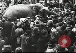 Immagine di Presentano militare Vienna Austria, 1942, secondo 33 filmato di repertorio 65675057939