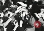 Immagine di Presentano militare Vienna Austria, 1942, secondo 40 filmato di repertorio 65675057939