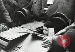 Immagine di Presentano militare Vienna Austria, 1942, secondo 49 filmato di repertorio 65675057939