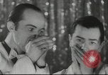 Standbild flämischen Musiker Berlin Deutschland, 1942, aus Sekunde 3 historischem Filmmaterial Videoclip 65675057940