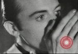 Standbild flämischen Musiker Berlin Deutschland, 1942, aus Sekunde 7 historischem Filmmaterial Videoclip 65675057940