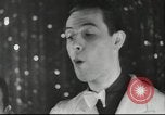 Standbild flämischen Musiker Berlin Deutschland, 1942, aus Sekunde 12 historischem Filmmaterial Videoclip 65675057940