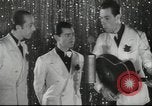 Standbild flämischen Musiker Berlin Deutschland, 1942, aus Sekunde 26 historischem Filmmaterial Videoclip 65675057940