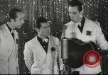 Standbild flämischen Musiker Berlin Deutschland, 1942, aus Sekunde 27 historischem Filmmaterial Videoclip 65675057940