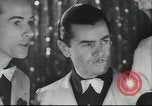 Standbild flämischen Musiker Berlin Deutschland, 1942, aus Sekunde 32 historischem Filmmaterial Videoclip 65675057940