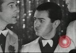 Standbild flämischen Musiker Berlin Deutschland, 1942, aus Sekunde 35 historischem Filmmaterial Videoclip 65675057940