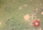 Standbild Air Strike Missionen Südostasien, 1967, aus Sekunde 17 historischem Filmmaterial Videoclip 65675057951