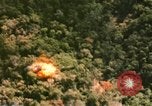 Image missions de frappe aérienne en Asie du Sud-Est, 1967, de la seconde 46 séquences d'archives historiques vidéo 65675057952