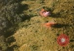Standbild Air Strike Missionen Vietnam, 1967, aus Sekunde 26 historischem Filmmaterial Videoclip 65675057954