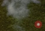 Standbild Air Strike Missionen Vietnam, 1967, aus Sekunde 35 historischem Filmmaterial Videoclip 65675057961