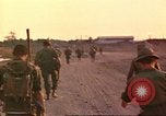 Immagine di 49della brigata di fanteria Binh Phuoc Vietnam, 1970, secondo 60 filmato di repertorio 65675057985
