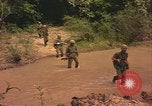 Standbild 101st Airborne Division Südostasien, 1966, aus Sekunde 39 historischem Filmmaterial Videoclip 65675057994