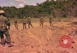 Standbild 101st Airborne Division Südostasien, 1966, aus Sekunde 56 historischem Filmmaterial Videoclip 65675057994