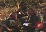 Standbild 101st Airborne Division Südostasien, 1966, aus Sekunde 29 historischem Filmmaterial Videoclip 65675057995