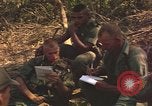 Standbild 101st Airborne Division Südostasien, 1966, aus Sekunde 30 historischem Filmmaterial Videoclip 65675057995