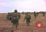 Standbild 101st Airborne Division Südostasien, 1966, aus Sekunde 12 historischem Filmmaterial Videoclip 65675057997