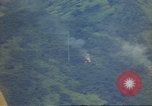 Standbild Luftangriffe Südostasien, 1962, aus Sekunde 37 historischem Filmmaterial Videoclip 65675058004