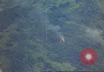 Standbild Luftangriffe Südostasien, 1962, aus Sekunde 38 historischem Filmmaterial Videoclip 65675058004
