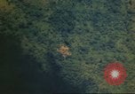 Standbild Luftangriffe Südostasien, 1962, aus Sekunde 49 historischem Filmmaterial Videoclip 65675058004