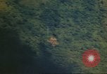 Standbild Luftangriffe Südostasien, 1962, aus Sekunde 51 historischem Filmmaterial Videoclip 65675058004