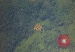 Standbild Luftangriffe Südostasien, 1962, aus Sekunde 57 historischem Filmmaterial Videoclip 65675058004
