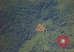 Standbild Luftangriffe Südostasien, 1962, aus Sekunde 59 historischem Filmmaterial Videoclip 65675058004