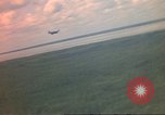 Standbild Luftangriffe Südostasien, 1962, aus Sekunde 22 historischem Filmmaterial Videoclip 65675058005