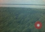 Standbild Luftangriffe Südostasien, 1962, aus Sekunde 26 historischem Filmmaterial Videoclip 65675058005
