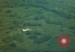 Standbild Luftangriffe Südostasien, 1962, aus Sekunde 52 historischem Filmmaterial Videoclip 65675058005