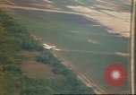 Standbild Luftangriffe Südostasien, 1962, aus Sekunde 56 historischem Filmmaterial Videoclip 65675058005