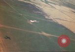 Standbild Luftangriffe Südostasien, 1962, aus Sekunde 57 historischem Filmmaterial Videoclip 65675058005