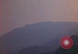 Standbild Luftangriffe Südostasien, 1962, aus Sekunde 43 historischem Filmmaterial Videoclip 65675058007