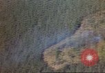Standbild Luftangriffe Südostasien, 1962, aus Sekunde 44 historischem Filmmaterial Videoclip 65675058008